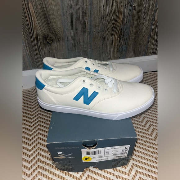 New balance off white with turquoise blue detailing new in box size 8.5 men’s - Picture 6 of 6
